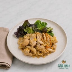 ก๋วยเตี๋ยวคั่วไก่ | Salad House