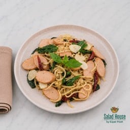 สปาเก็ตตี้ ไส้กรอกไก่โหระพาพริกแห้ง | Salad House